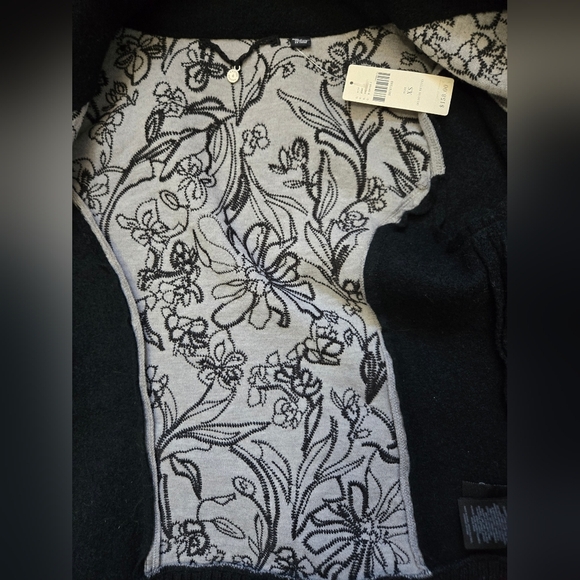 KNITTED & KNOTTED ANTHROPOLOGIE NWT Floral Embroidered Black/Gray Sweater Jacket - Picture 9 of 16